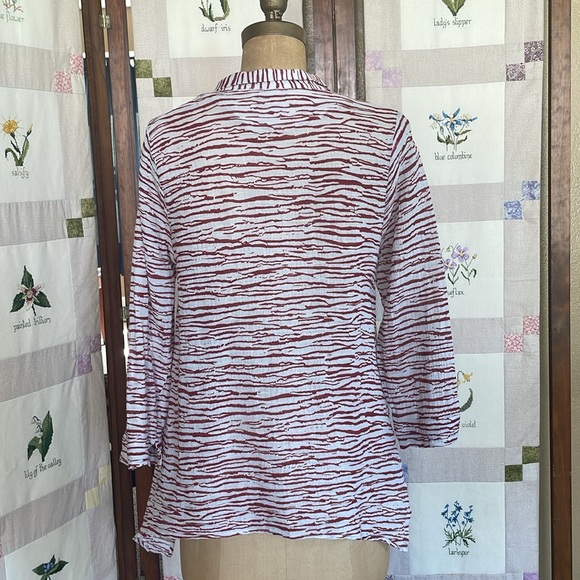 Great Cavalier by St Paul white/burgundy zebra print, long sleeve, button front, - Picture 3 of 8